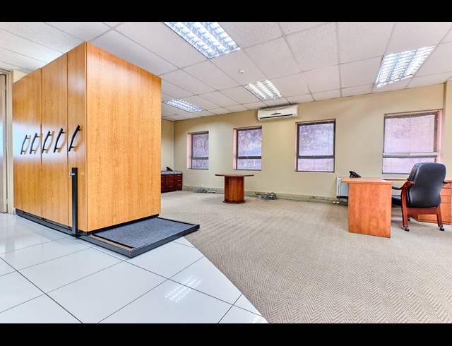 400M² OFFICE FOR SALE IN WOODMEAD